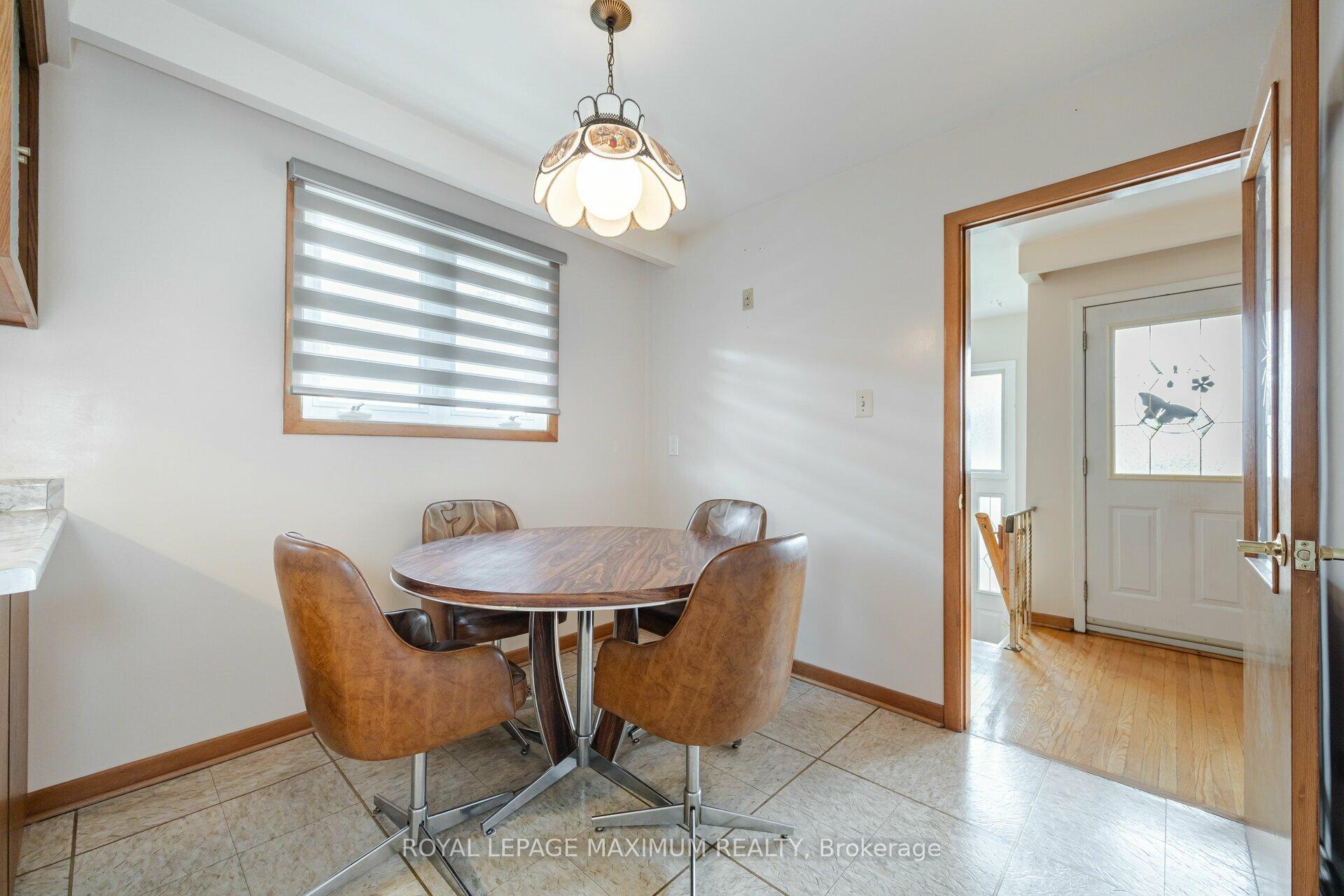 124 Firgrove Cres, Toronto, ON M3N1K6 | 3 Bedroom 2 Bathroom Semi-Detached House | Image 13