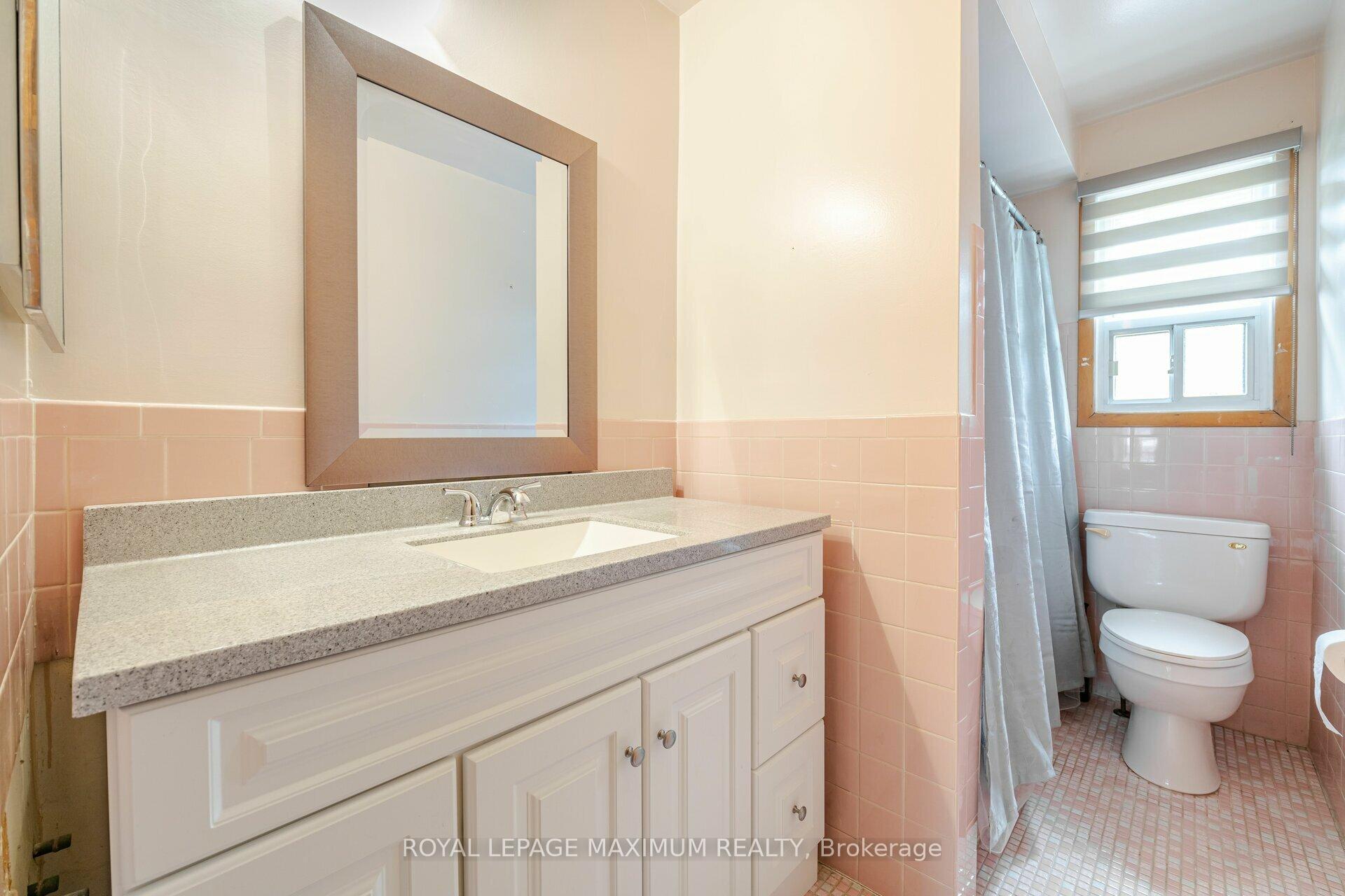 124 Firgrove Cres, Toronto, ON M3N1K6 | 3 Bedroom 2 Bathroom Semi-Detached House | Image 19