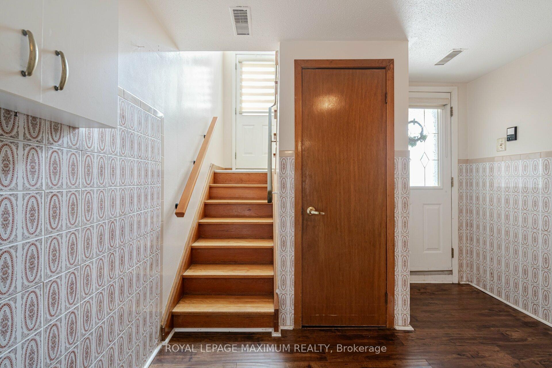 124 Firgrove Cres, Toronto, ON M3N1K6 | 3 Bedroom 2 Bathroom Semi-Detached House | Image 23