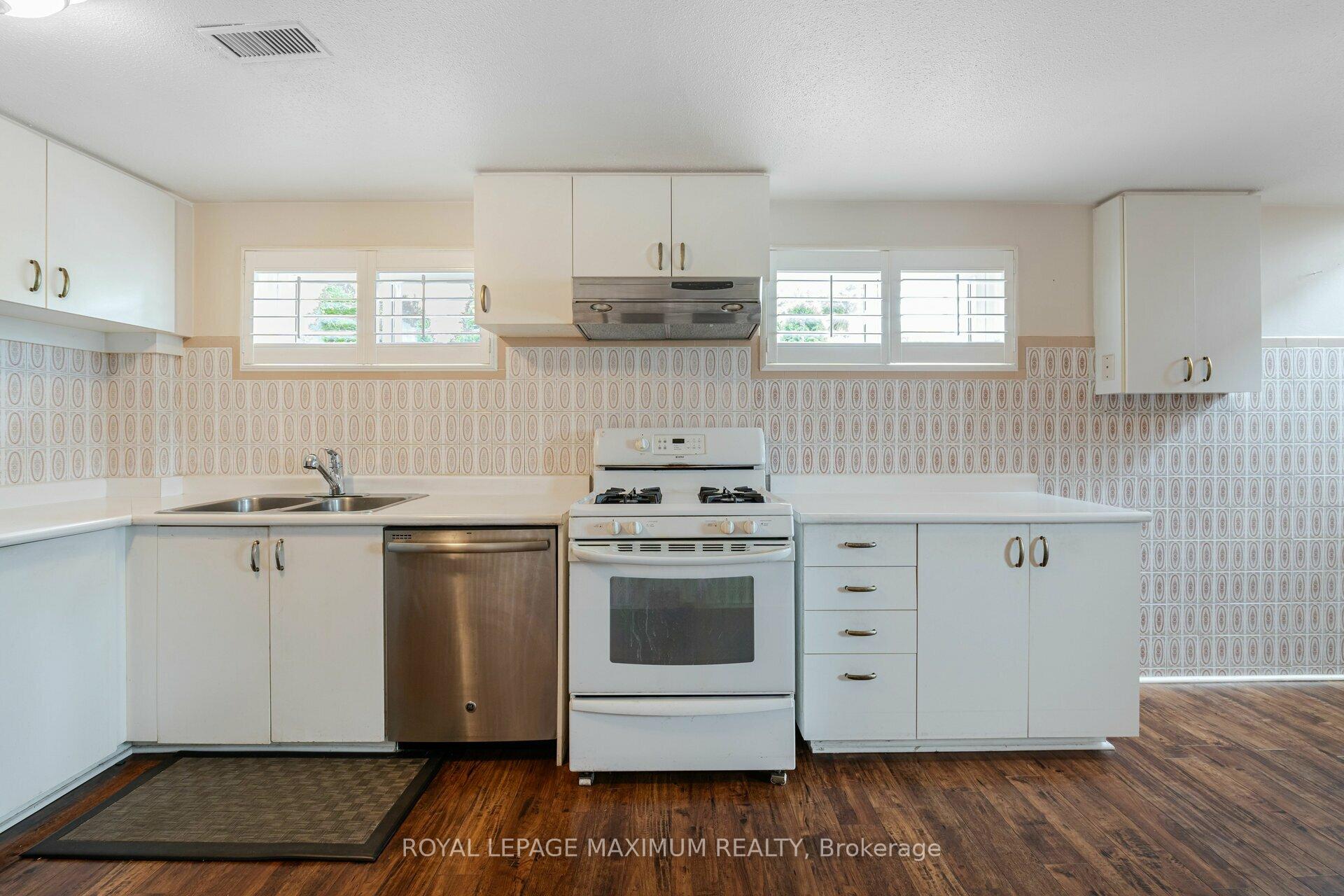 124 Firgrove Cres, Toronto, ON M3N1K6 | 3 Bedroom 2 Bathroom Semi-Detached House | Image 27