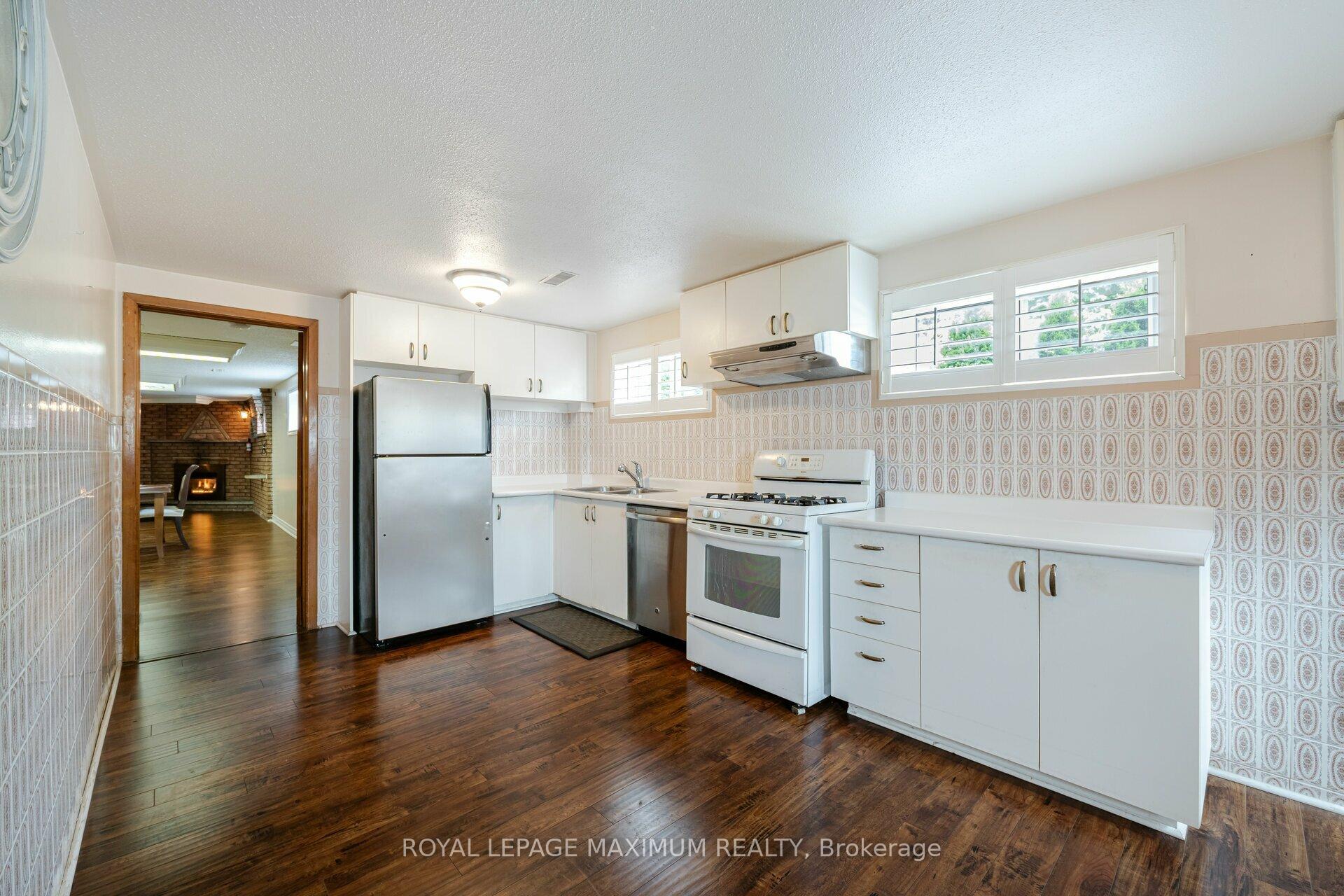 124 Firgrove Cres, Toronto, ON M3N1K6 | 3 Bedroom 2 Bathroom Semi-Detached House | Image 28