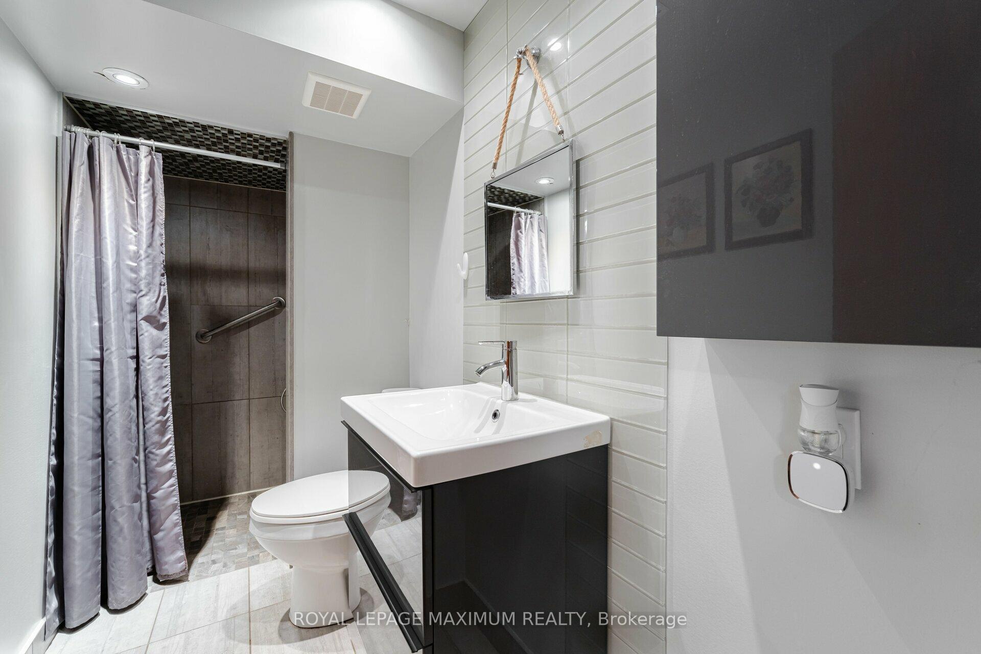 124 Firgrove Cres, Toronto, ON M3N1K6 | 3 Bedroom 2 Bathroom Semi-Detached House | Image 36