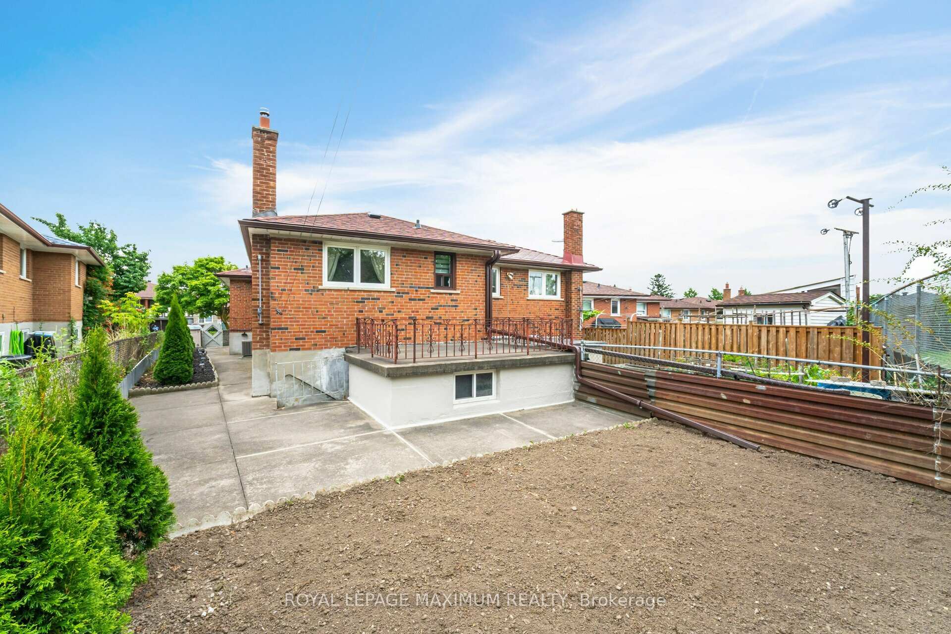 124 Firgrove Cres, Toronto, ON M3N1K6 | 3 Bedroom 2 Bathroom Semi-Detached House | Image 39