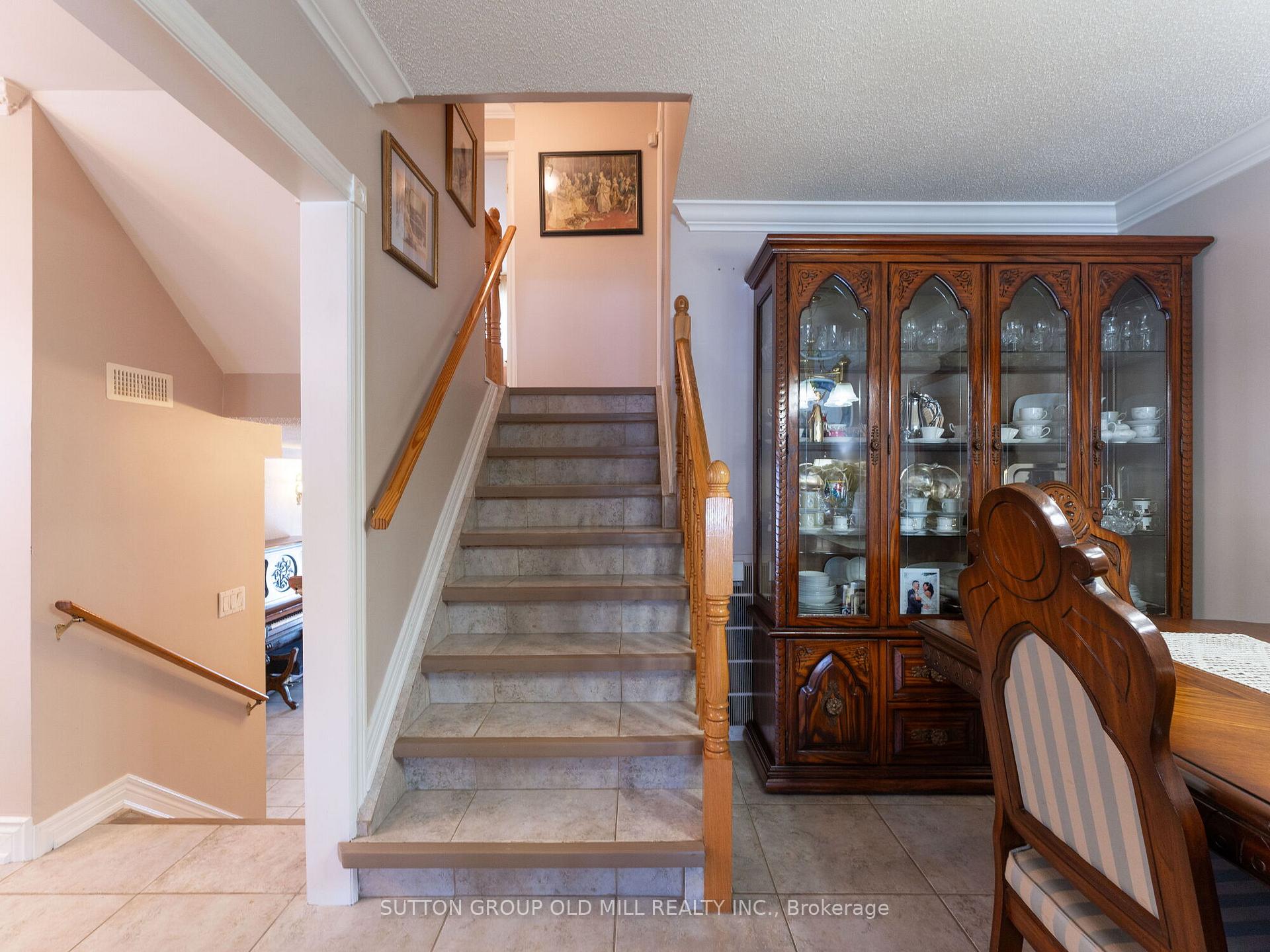 31 Demaris Ave, Toronto, ON M3N1M2 | 3 Bedroom 2 Bathroom Semi-Detached House | Image 16