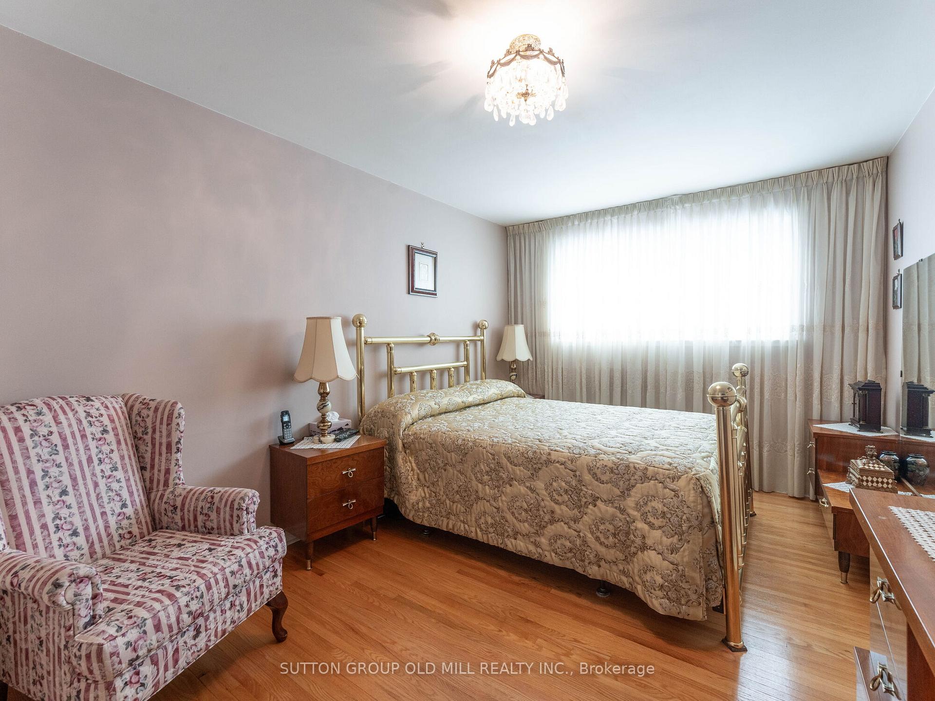 31 Demaris Ave, Toronto, ON M3N1M2 | 3 Bedroom 2 Bathroom Semi-Detached House | Image 17