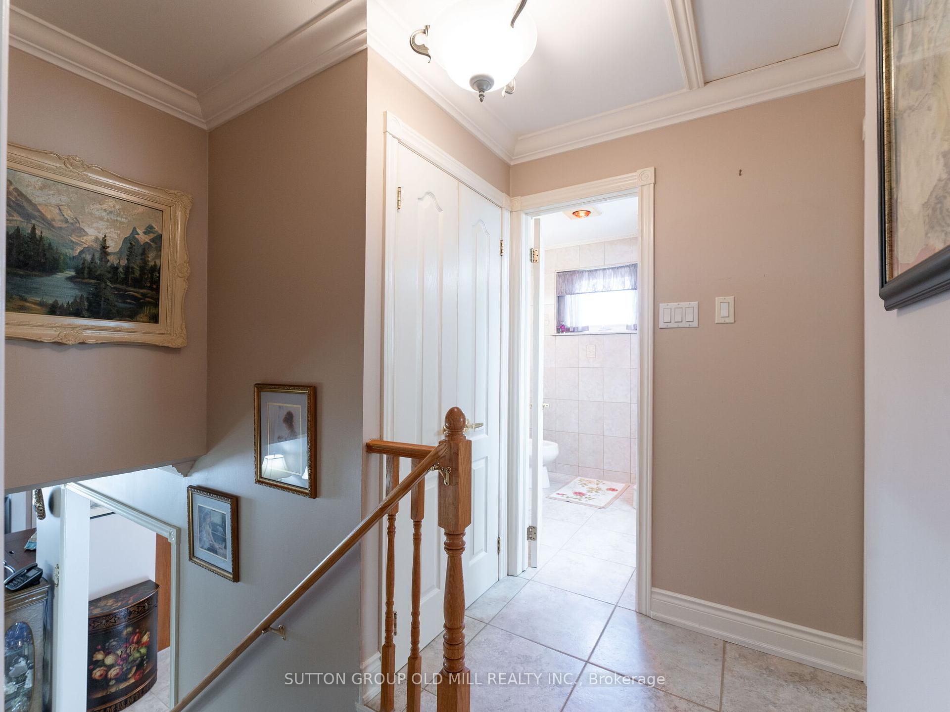 31 Demaris Ave, Toronto, ON M3N1M2 | 3 Bedroom 2 Bathroom Semi-Detached House | Image 18