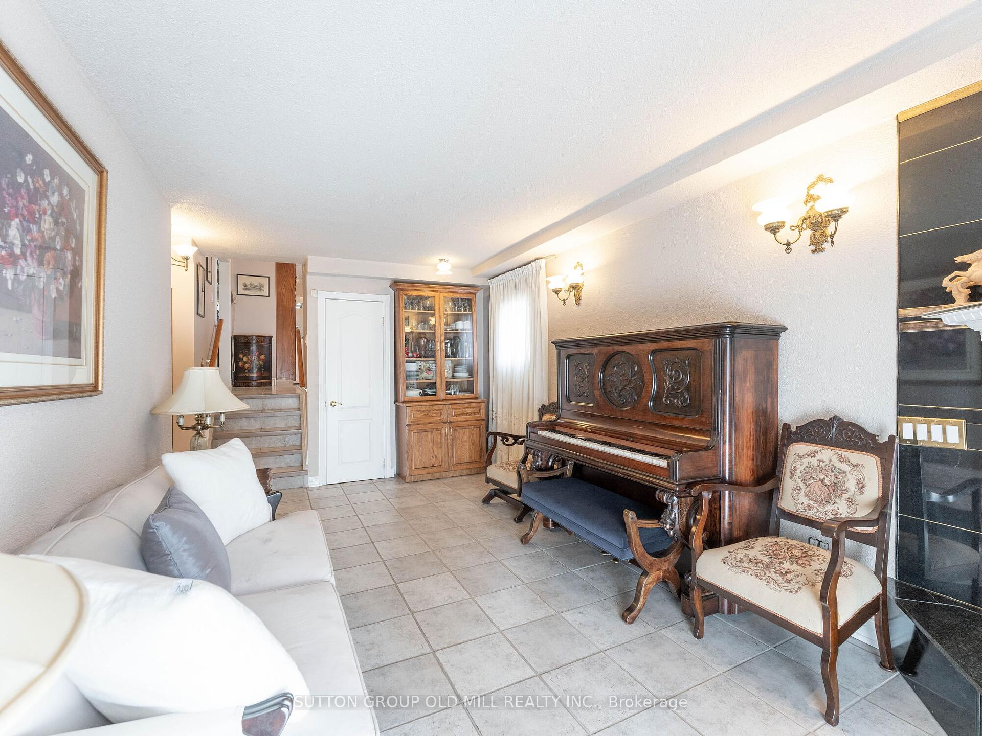 31 Demaris Ave, Toronto, ON M3N1M2 | 3 Bedroom 2 Bathroom Semi-Detached House | Image 24
