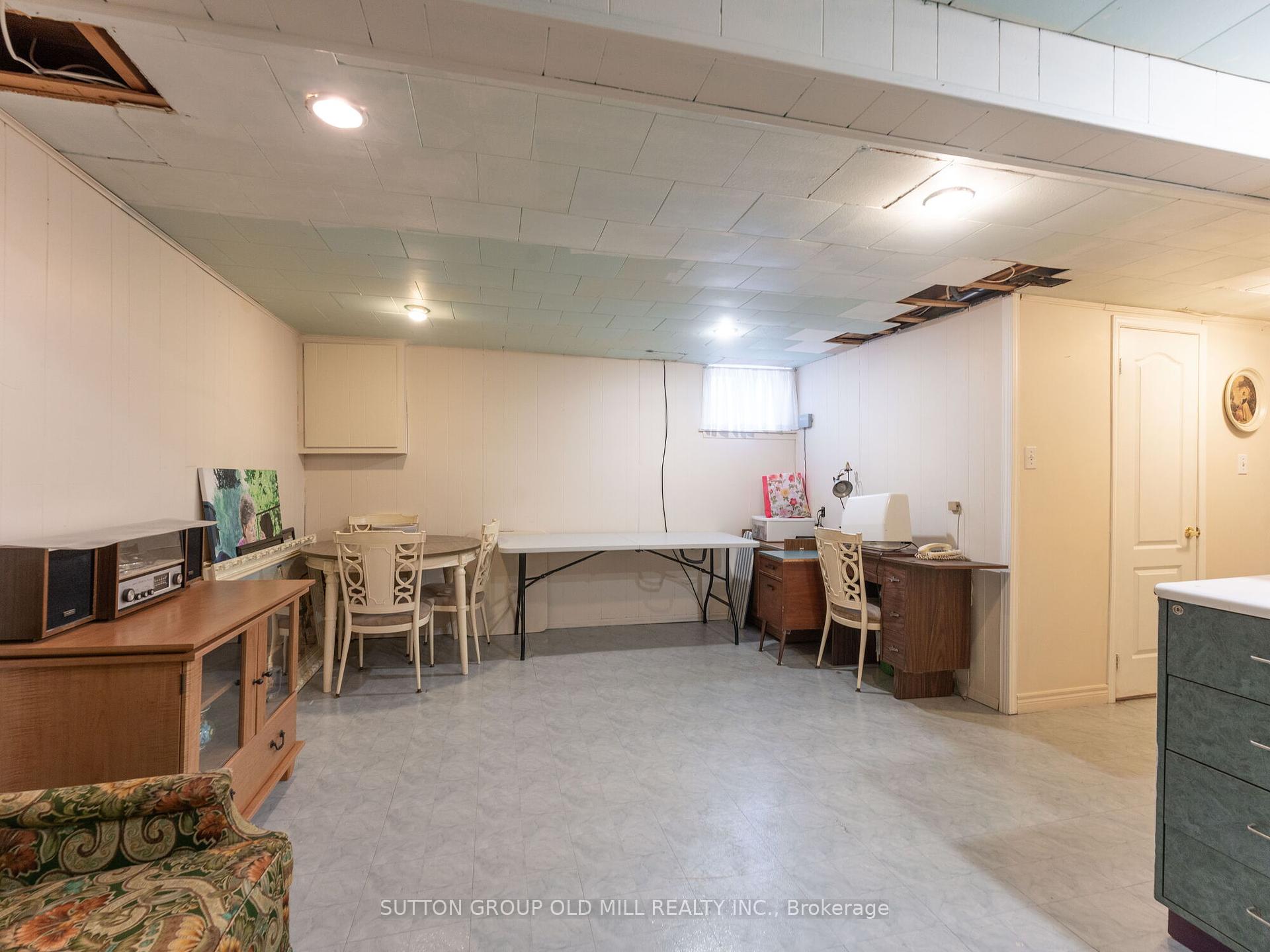 31 Demaris Ave, Toronto, ON M3N1M2 | 3 Bedroom 2 Bathroom Semi-Detached House | Image 27