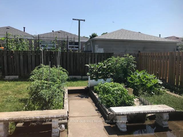 31 Demaris Ave, Toronto, ON M3N1M2 | 3 Bedroom 2 Bathroom Semi-Detached House | Image 30