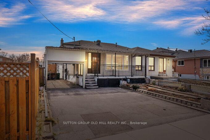 31 Demaris Ave, Toronto, ON M3N1M2 | 3 Bedroom 2 Bathroom Semi-Detached House | Image 4