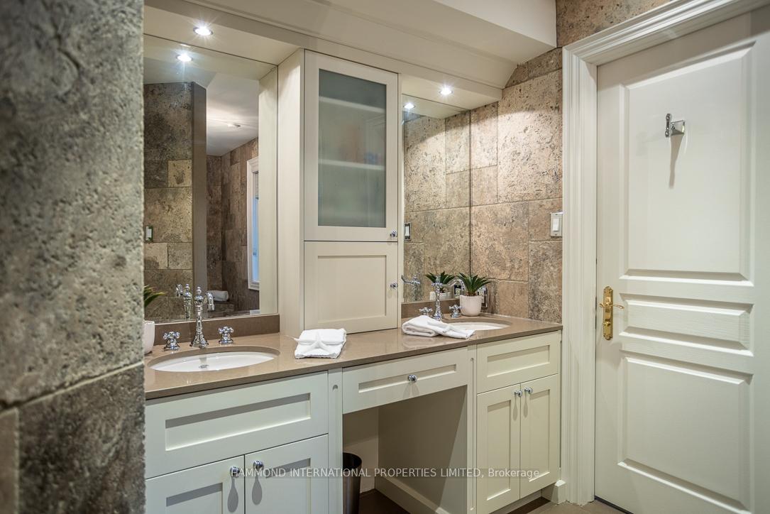 102 North Dr N, Toronto, ON M9A4R2 | 4 Bedroom 5 Bathroom Detached House | Image 24