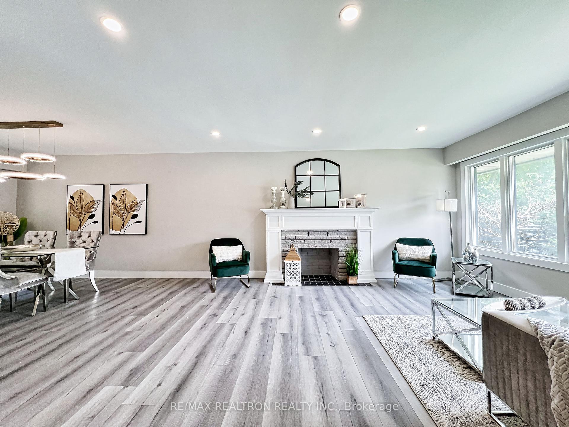 94 Anglesey Blvd, Toronto, ON M9A3C4 | 4 Bedroom 3 Bathroom Detached House | Image 4