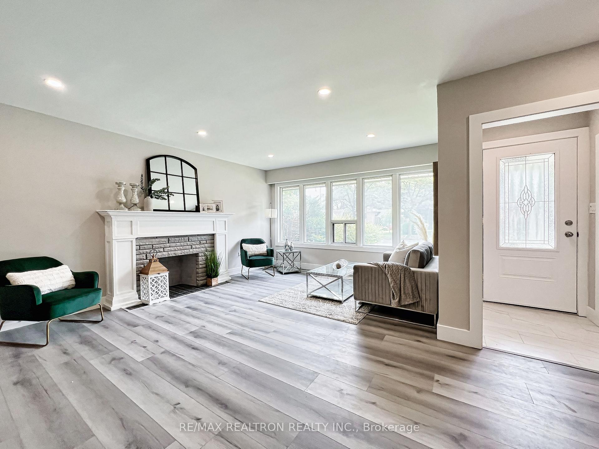 94 Anglesey Blvd, Toronto, ON M9A3C4 | 4 Bedroom 3 Bathroom Detached House | Image 5