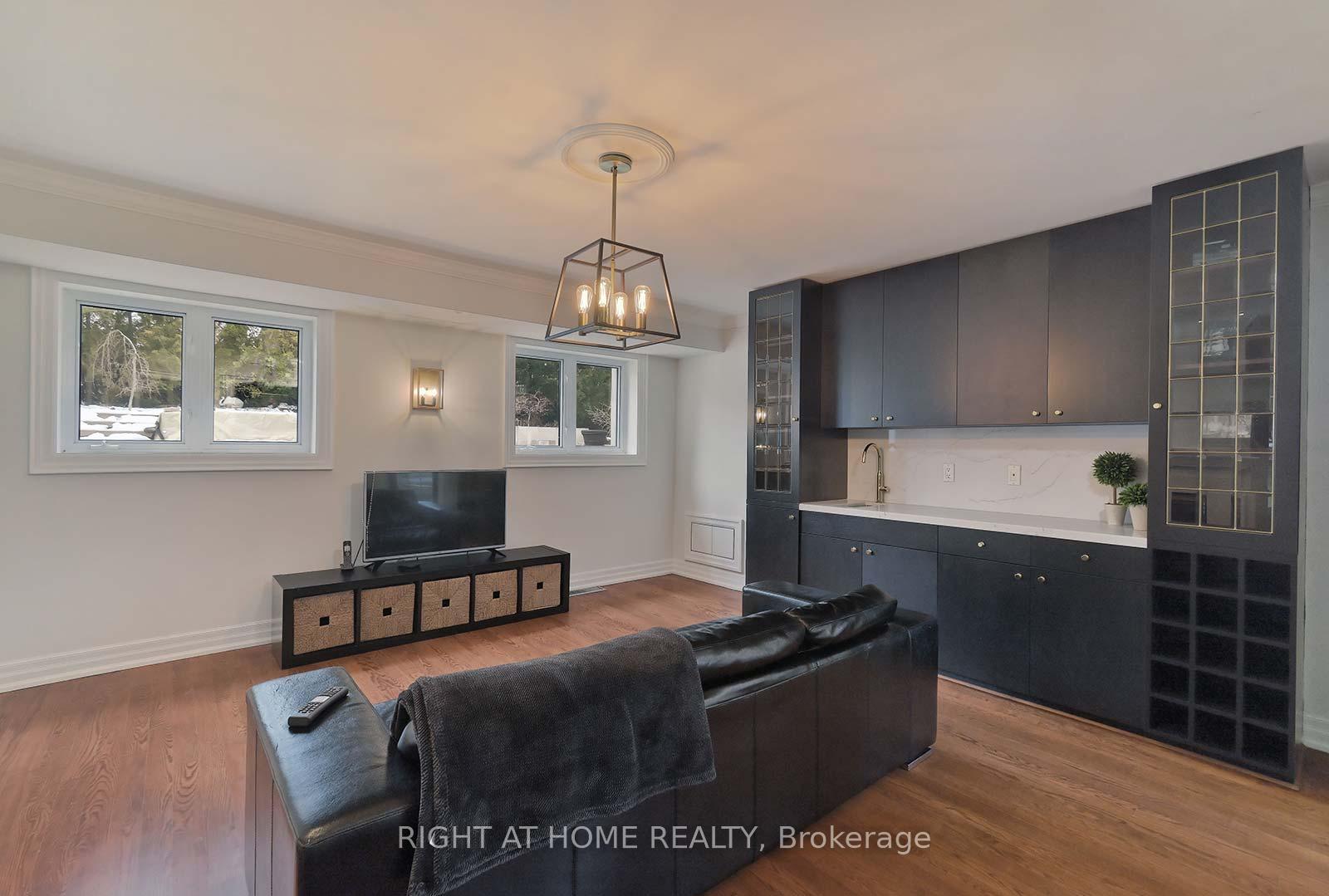 6 Hunthill Crt, Toronto, ON M9A4A2 | 4 Bedroom 7 Bathroom Detached House | Image 16