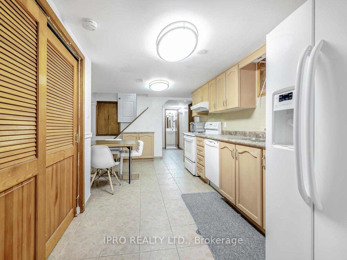 22 Holmesdale Cres, Toronto, ON M6E1Y6 | 2 Bedroom 2 Bathroom Detached House | Image 11