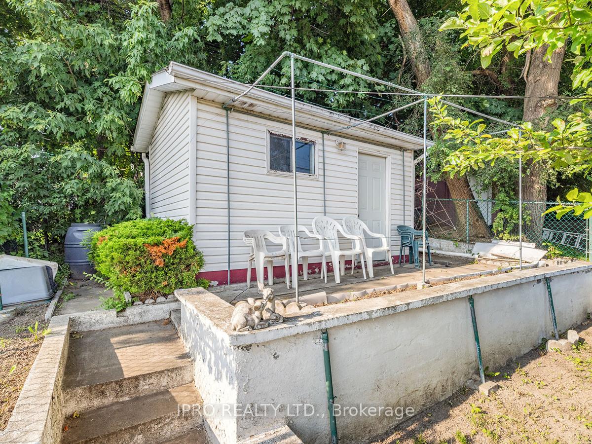 22 Holmesdale Cres, Toronto, ON M6E1Y6 | 2 Bedroom 2 Bathroom Detached House | Image 25