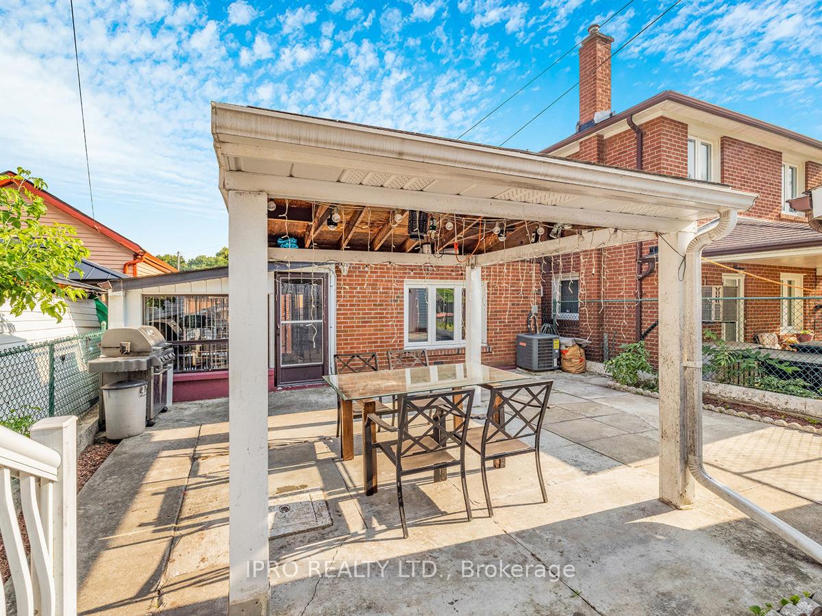 22 Holmesdale Cres, Toronto, ON M6E1Y6 | 2 Bedroom 2 Bathroom Detached House | Image 27