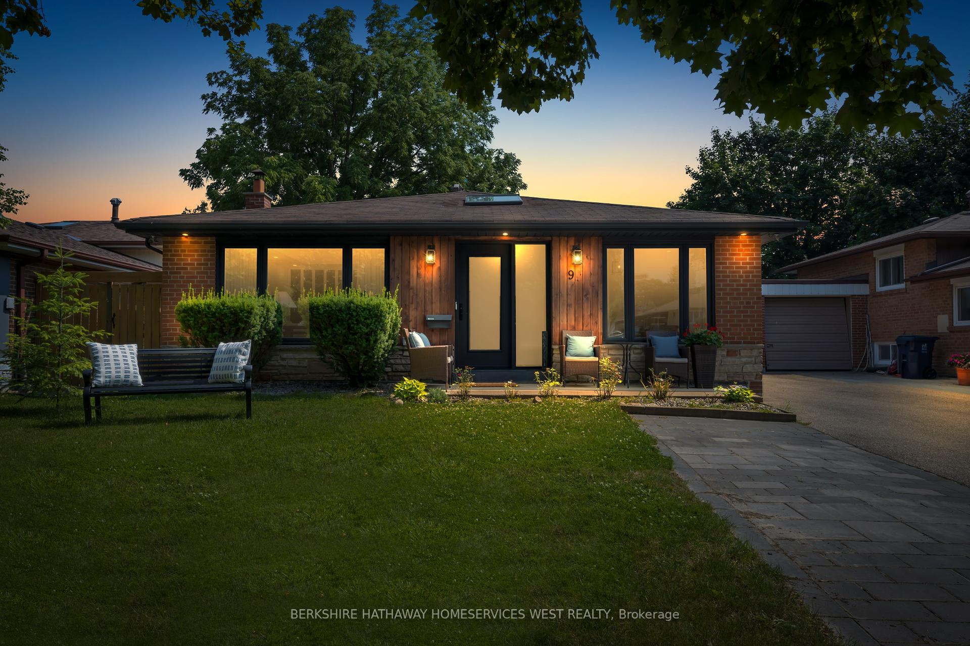 9 Farley Cres, Toronto, ON M9R2A5 | 3 Bedroom 4 Bathroom Detached House | Image 1