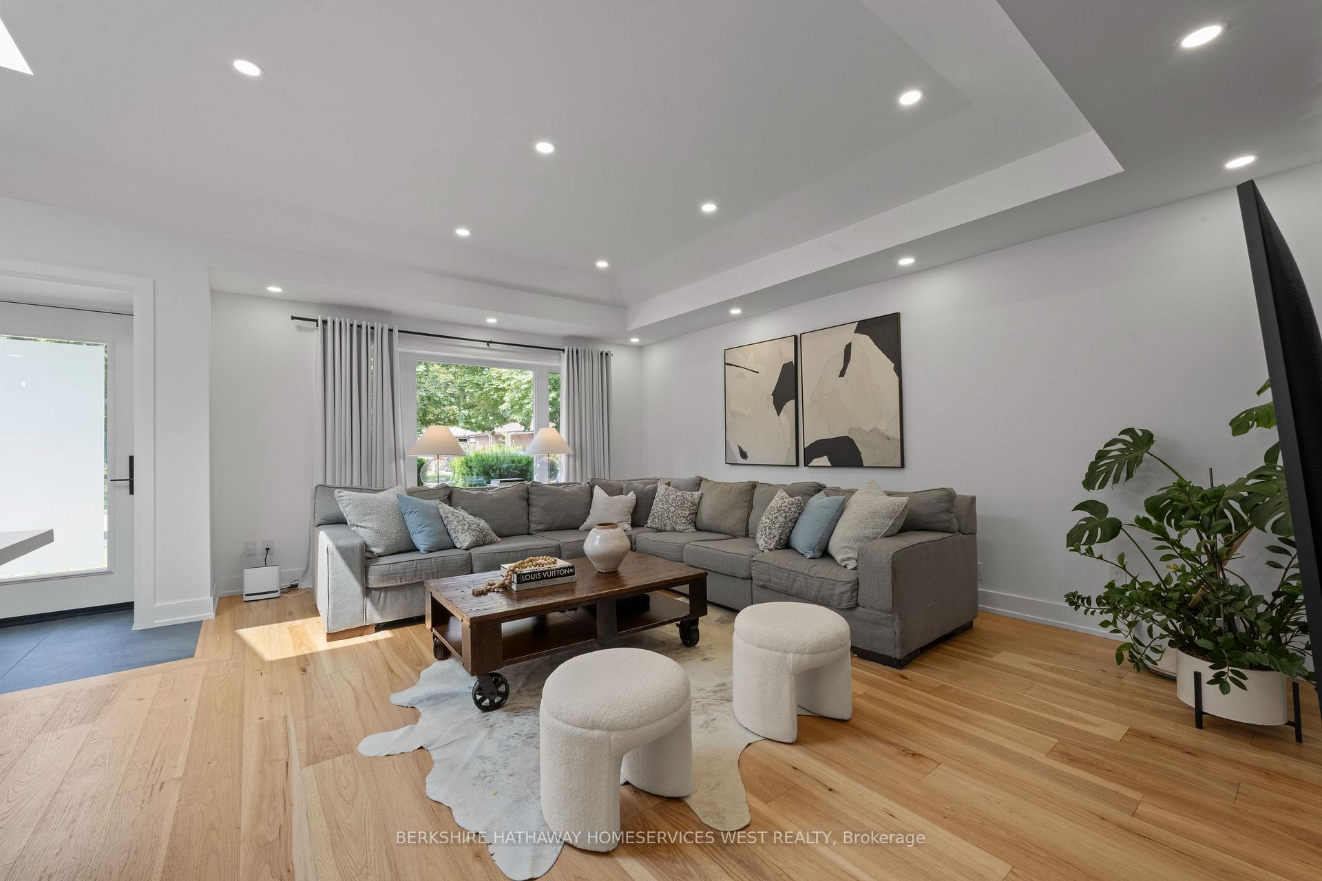 9 Farley Cres, Toronto, ON M9R2A5 | 3 Bedroom 4 Bathroom Detached House | Image 11