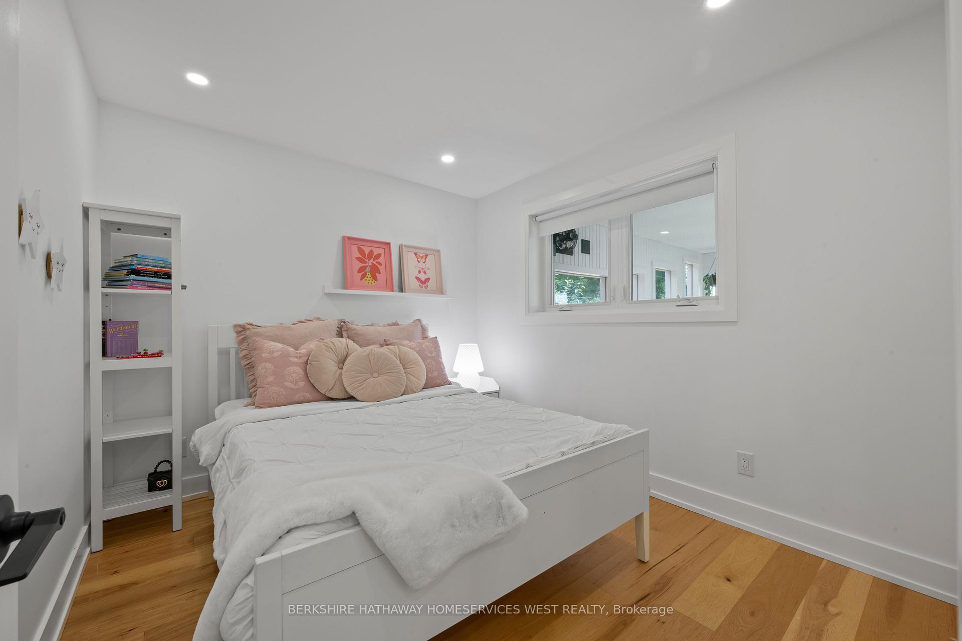 9 Farley Cres, Toronto, ON M9R2A5 | 3 Bedroom 4 Bathroom Detached House | Image 16