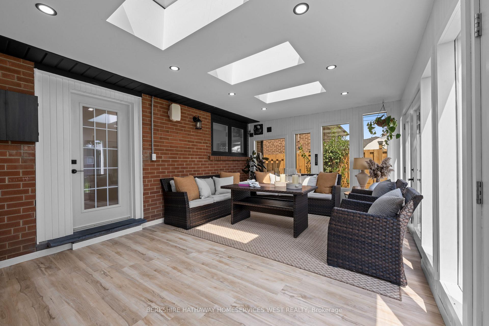 9 Farley Cres, Toronto, ON M9R2A5 | 3 Bedroom 4 Bathroom Detached House | Image 22