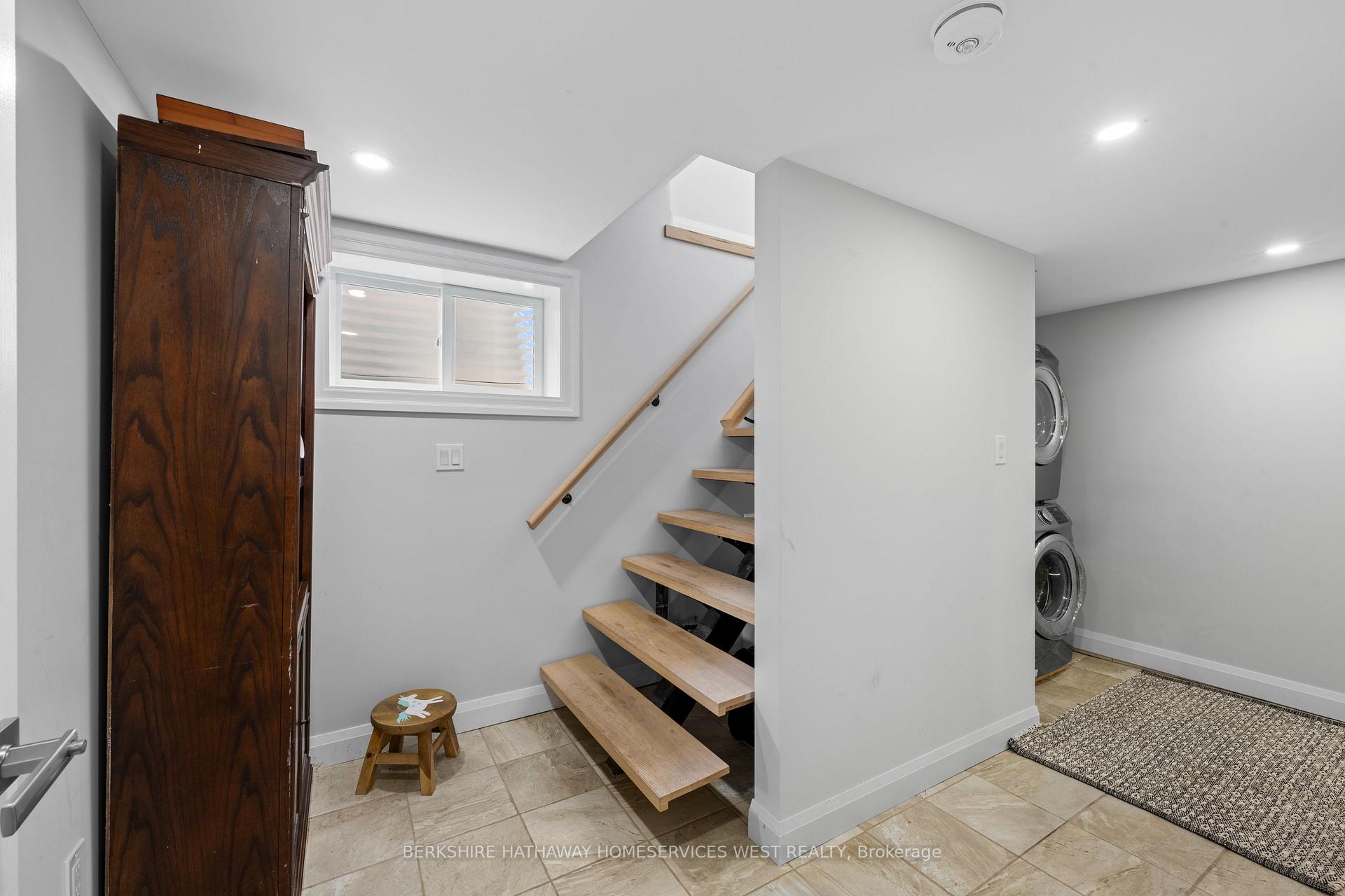 9 Farley Cres, Toronto, ON M9R2A5 | 3 Bedroom 4 Bathroom Detached House | Image 25
