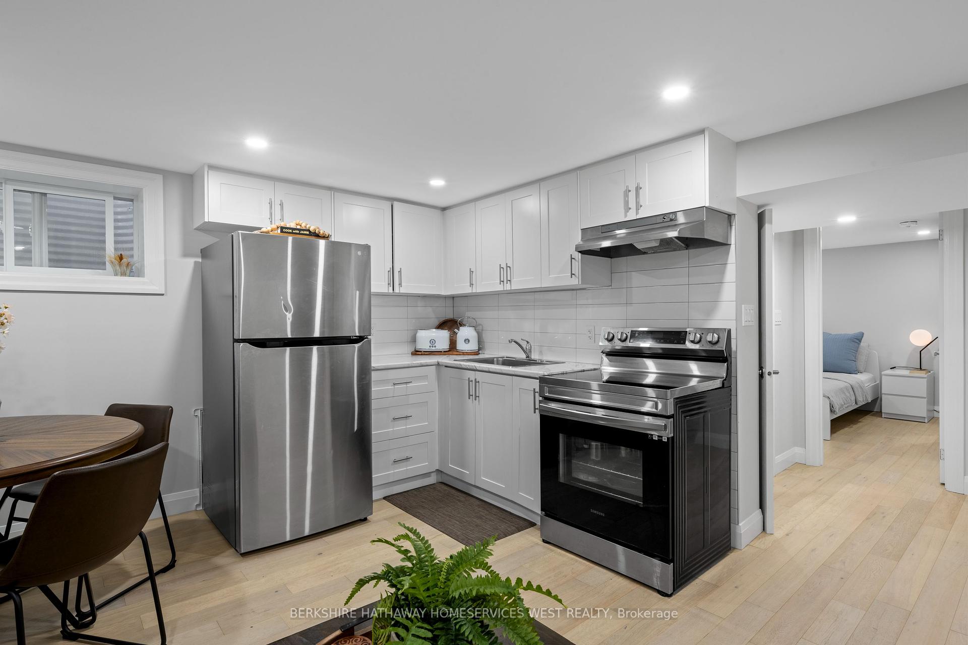 9 Farley Cres, Toronto, ON M9R2A5 | 3 Bedroom 4 Bathroom Detached House | Image 27