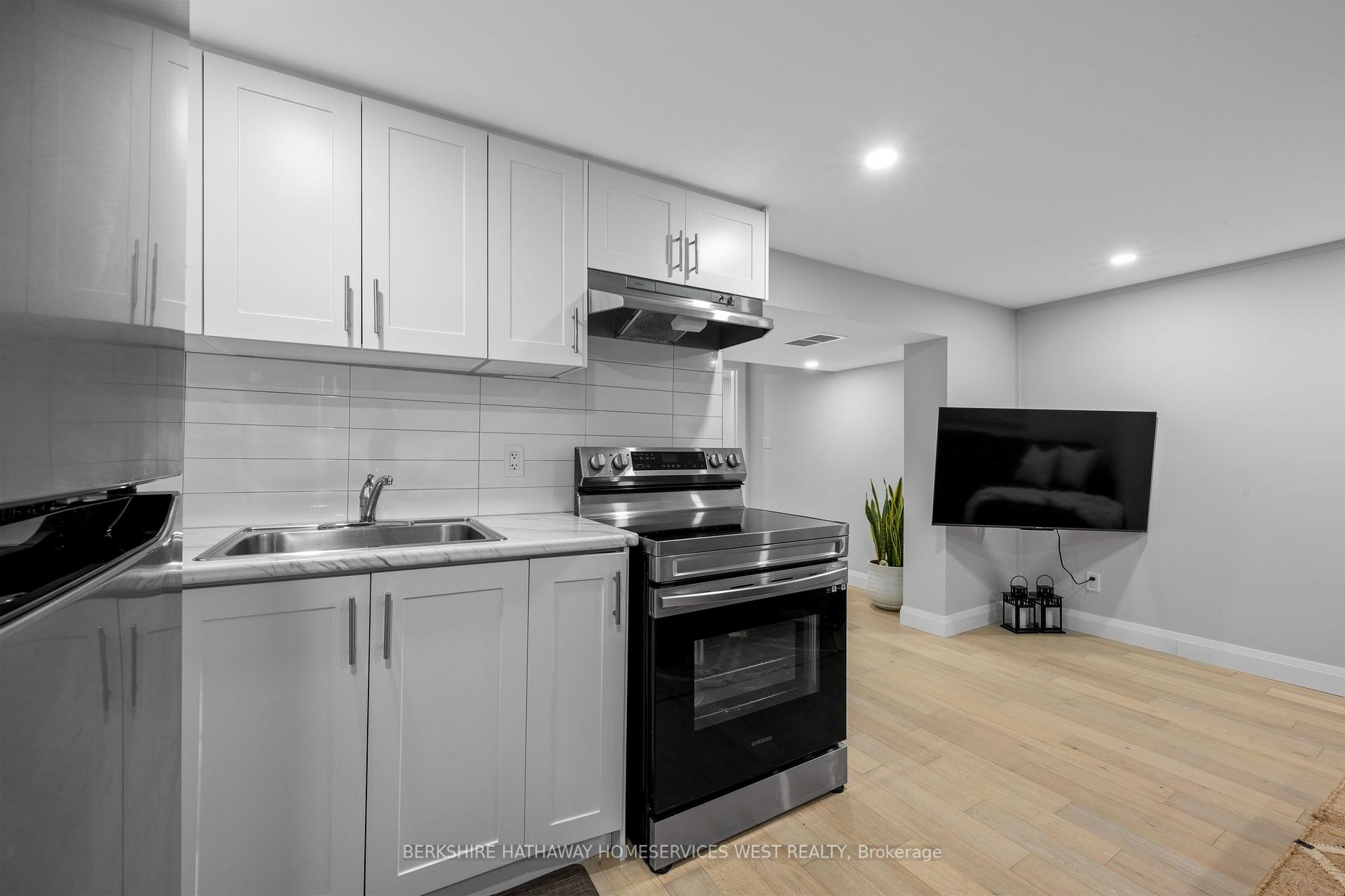 9 Farley Cres, Toronto, ON M9R2A5 | 3 Bedroom 4 Bathroom Detached House | Image 29