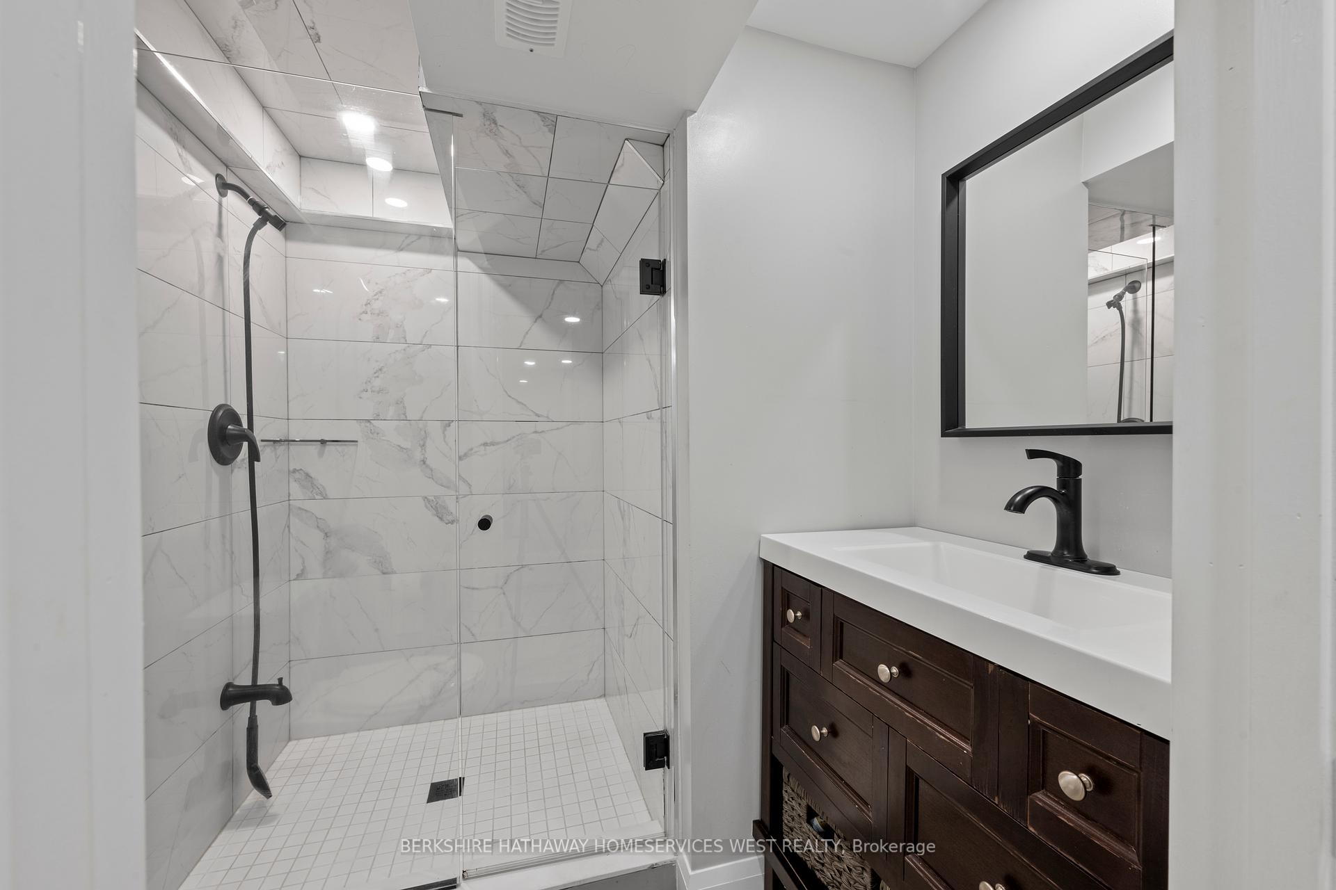 9 Farley Cres, Toronto, ON M9R2A5 | 3 Bedroom 4 Bathroom Detached House | Image 31