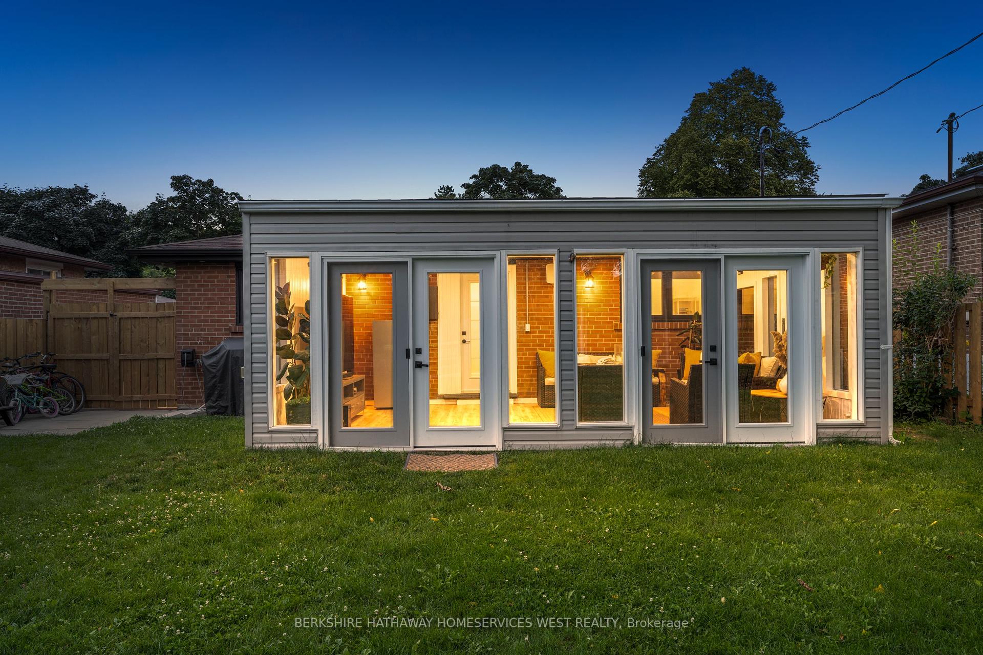 9 Farley Cres, Toronto, ON M9R2A5 | 3 Bedroom 4 Bathroom Detached House | Image 38