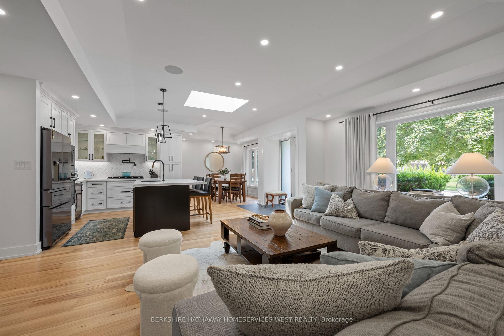 9 Farley Cres, Toronto, ON M9R2A5 | 3 Bedroom 4 Bathroom Detached House | Image 9