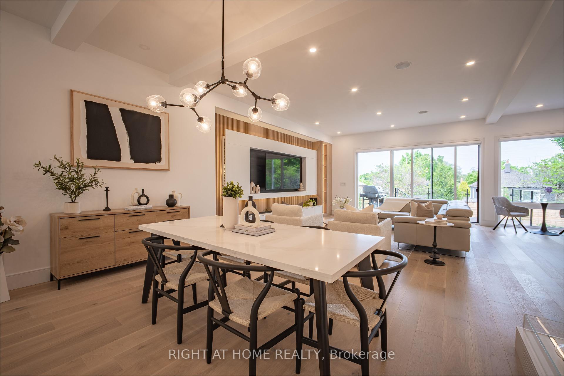 23 Chartwell Rd, Toronto, ON M8Z4E9 | 4 Bedroom 6 Bathroom Detached House | Image 8