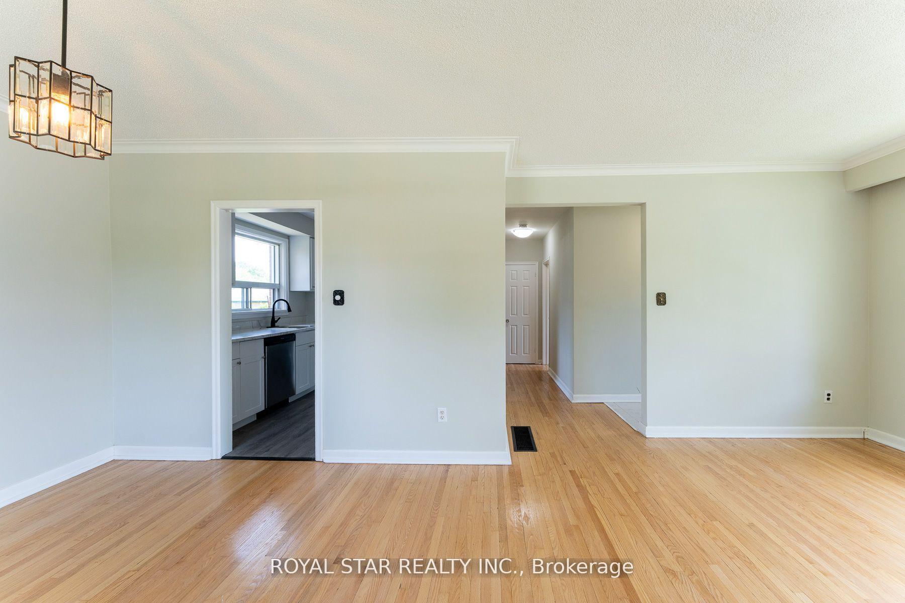 179 Wellesworth Dr, Toronto, ON M9C4S3 | 3 Bedroom 2 Bathroom Detached House | Image 11