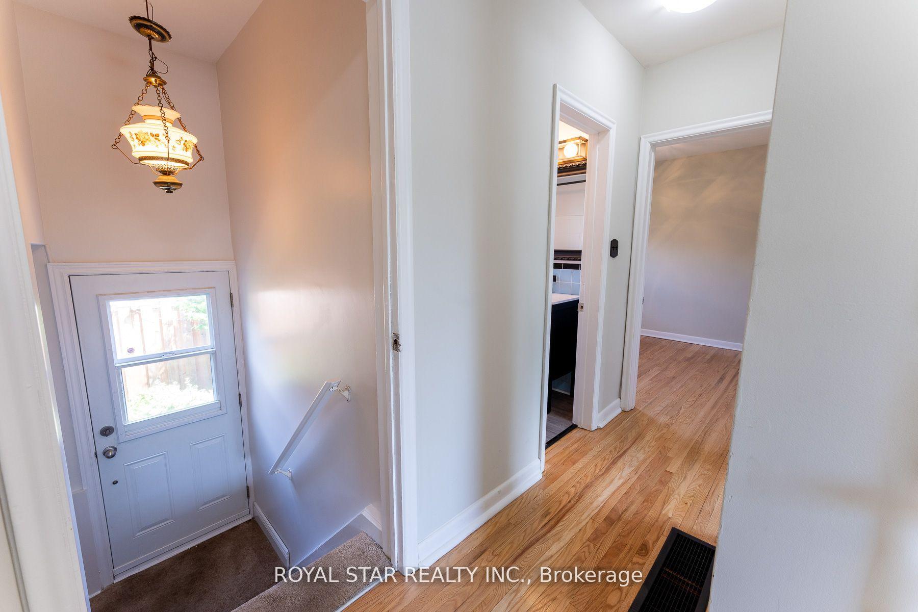 179 Wellesworth Dr, Toronto, ON M9C4S3 | 3 Bedroom 2 Bathroom Detached House | Image 14