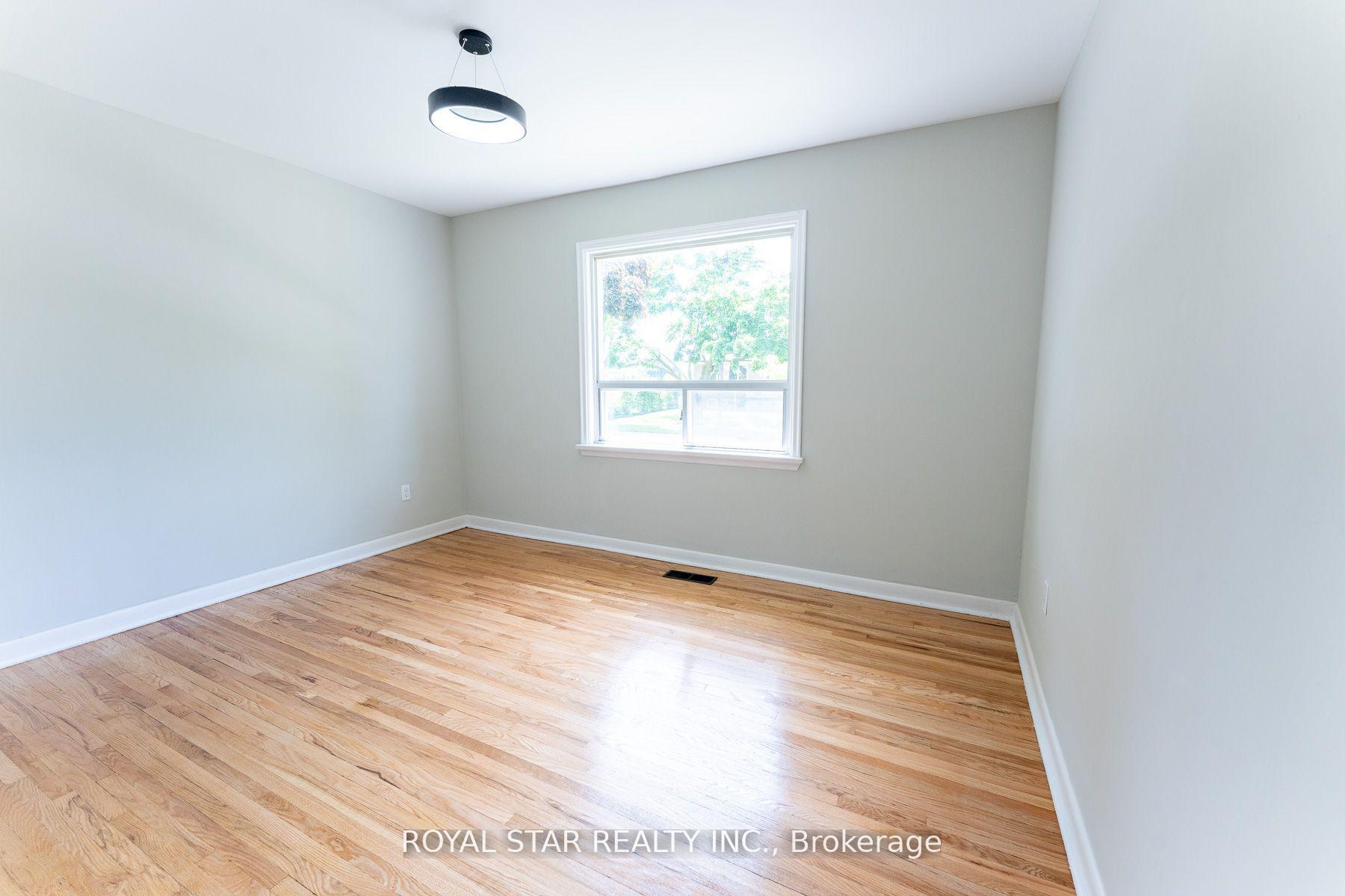 179 Wellesworth Dr, Toronto, ON M9C4S3 | 3 Bedroom 2 Bathroom Detached House | Image 18