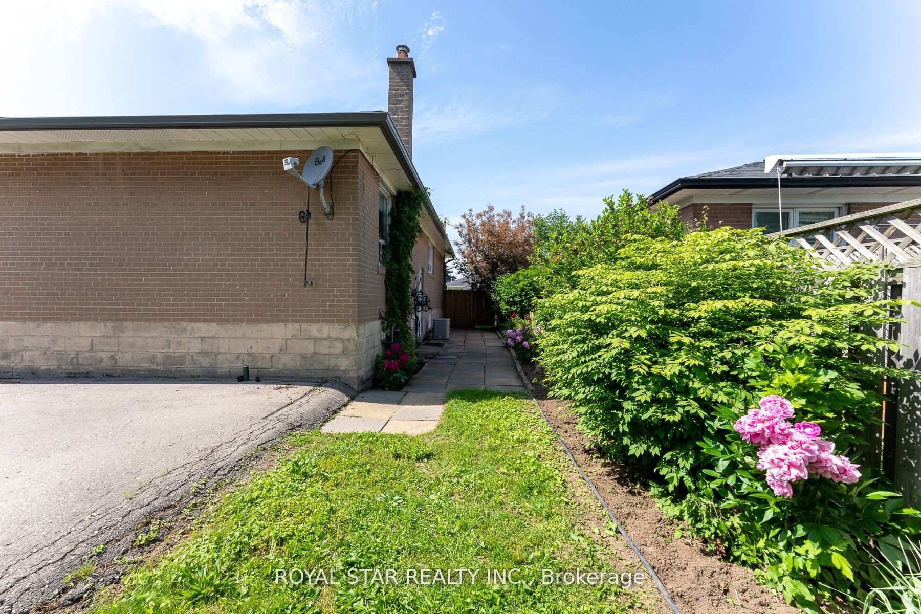 179 Wellesworth Dr, Toronto, ON M9C4S3 | 3 Bedroom 2 Bathroom Detached House | Image 35