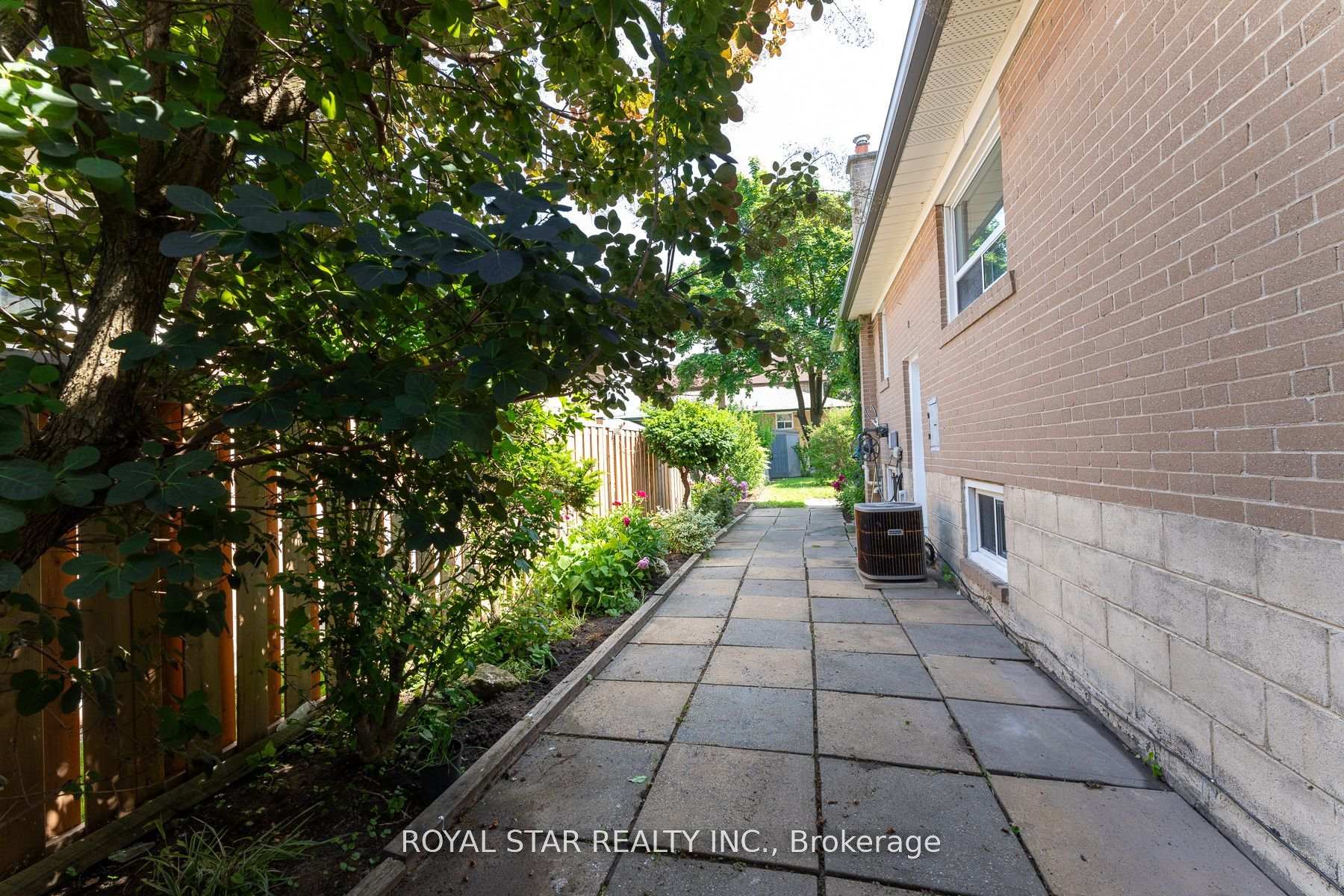 179 Wellesworth Dr, Toronto, ON M9C4S3 | 3 Bedroom 2 Bathroom Detached House | Image 38