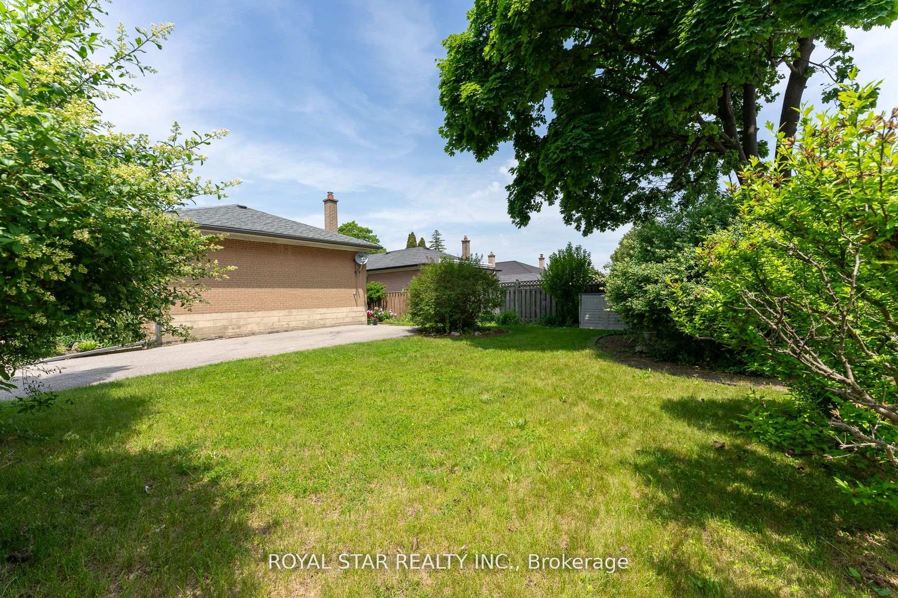 179 Wellesworth Dr, Toronto, ON M9C4S3 | 3 Bedroom 2 Bathroom Detached House | Image 39