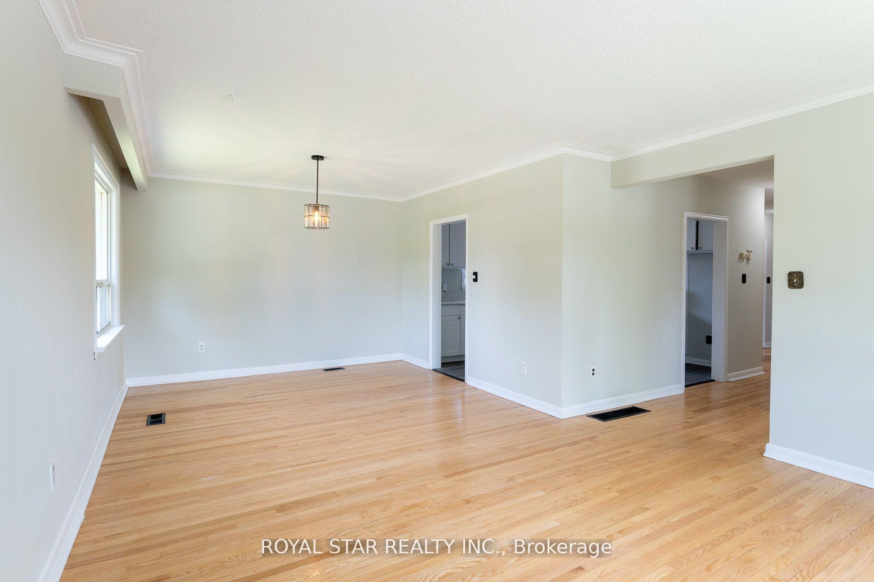 179 Wellesworth Dr, Toronto, ON M9C4S3 | 3 Bedroom 2 Bathroom Detached House | Image 5