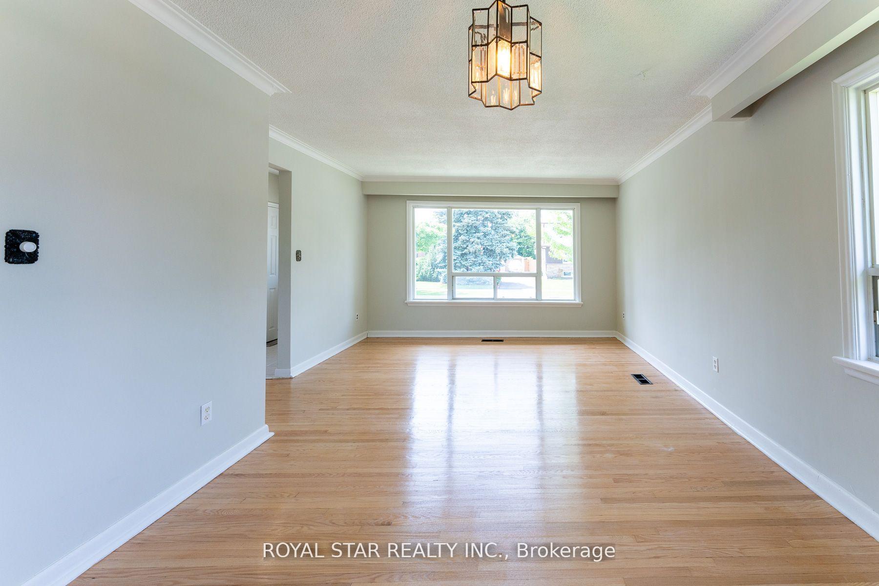 179 Wellesworth Dr, Toronto, ON M9C4S3 | 3 Bedroom 2 Bathroom Detached House | Image 6