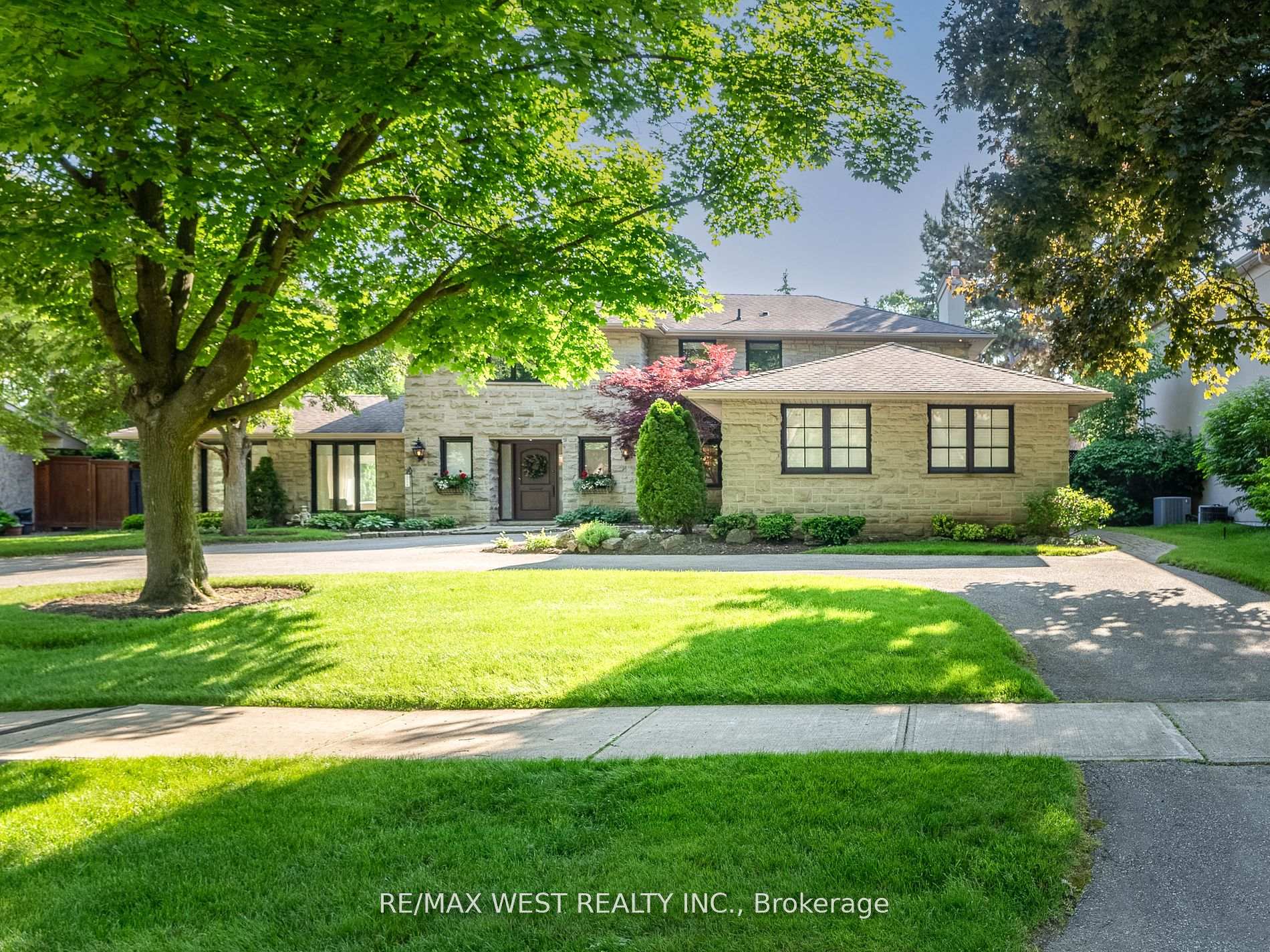 57 Edenvale Cres, Toronto, ON M9A4A5 | 4 Bedroom 5 Bathroom Detached House | Image 2