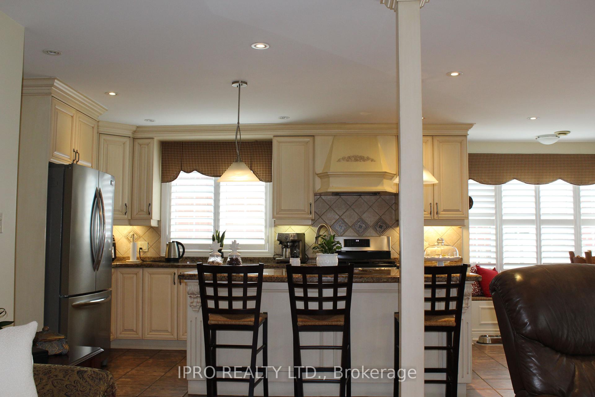 76 Stavely Cres, Toronto, ON M9W2C8 | 3 Bedroom 3 Bathroom Detached House | Image 12