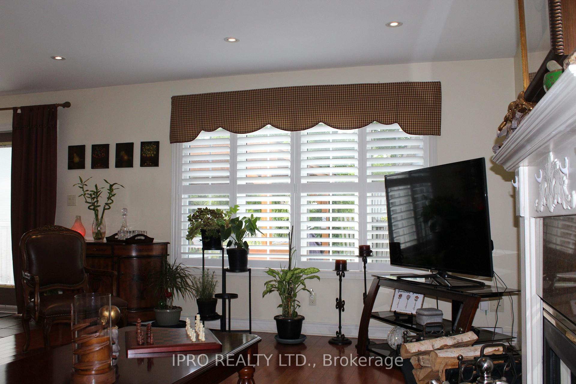 76 Stavely Cres, Toronto, ON M9W2C8 | 3 Bedroom 3 Bathroom Detached House | Image 15