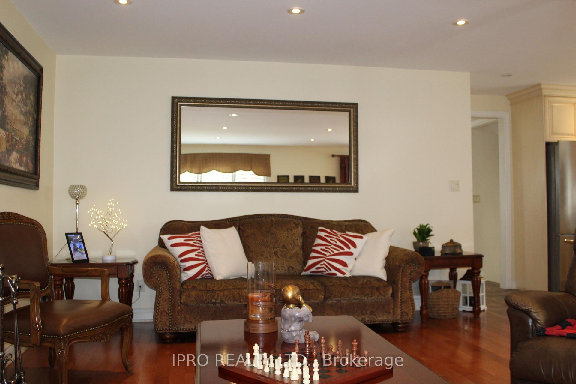 76 Stavely Cres, Toronto, ON M9W2C8 | 3 Bedroom 3 Bathroom Detached House | Image 16