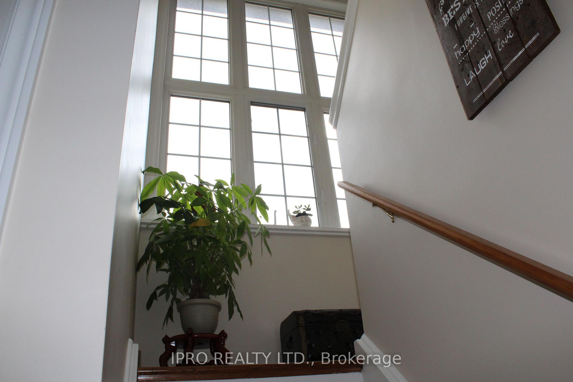 76 Stavely Cres, Toronto, ON M9W2C8 | 3 Bedroom 3 Bathroom Detached House | Image 23