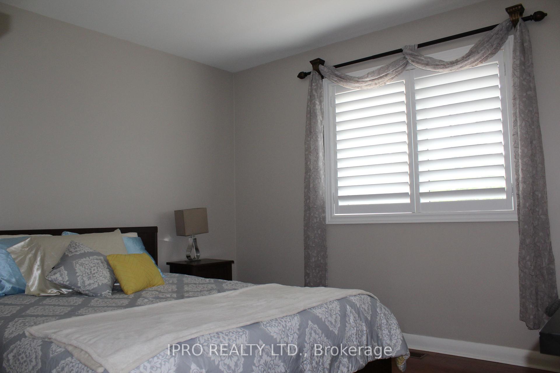 76 Stavely Cres, Toronto, ON M9W2C8 | 3 Bedroom 3 Bathroom Detached House | Image 24