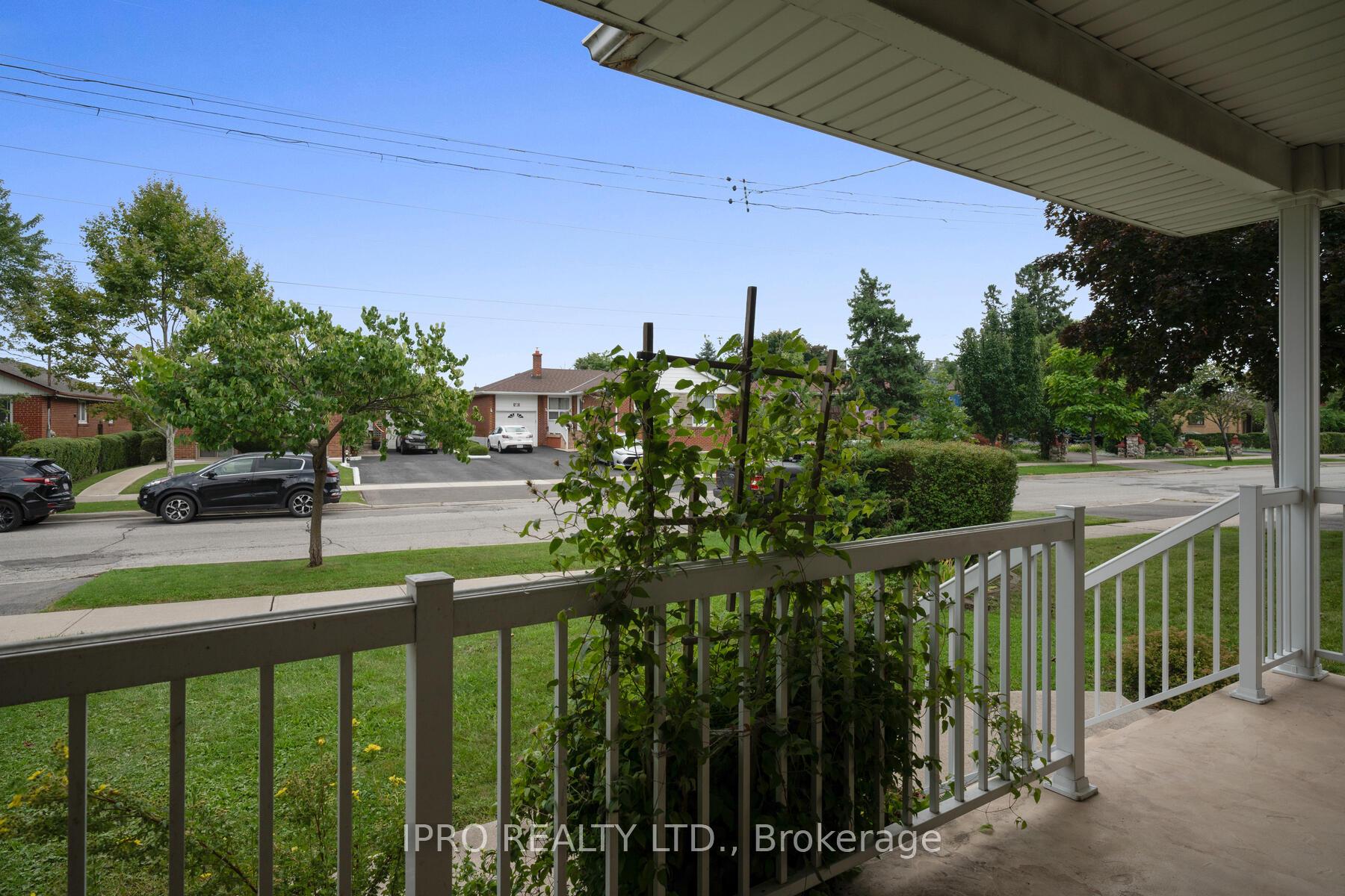 76 Stavely Cres, Toronto, ON M9W2C8 | 3 Bedroom 3 Bathroom Detached House | Image 3