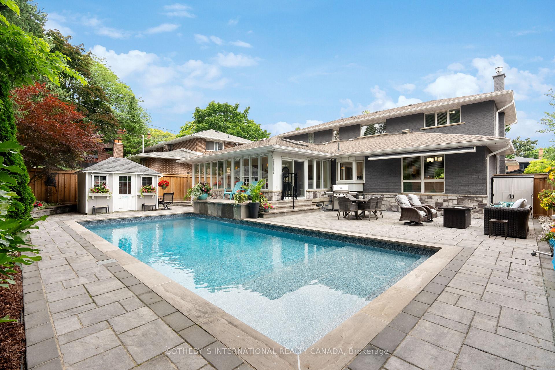 8 Courtsfield Cres, Toronto, ON M9A4S9 | 4 Bedroom 4 Bathroom Detached House | Image 1