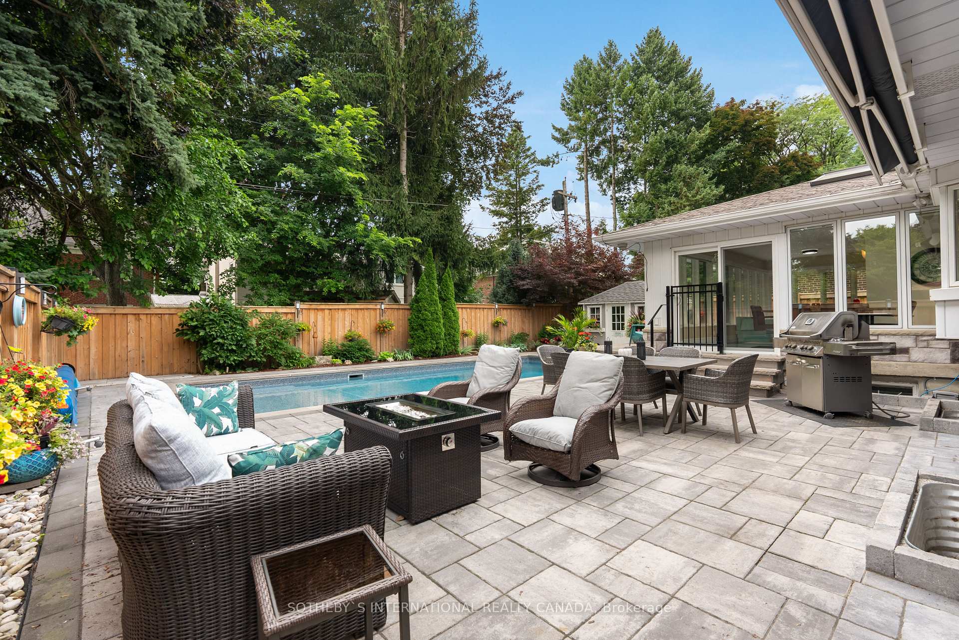 8 Courtsfield Cres, Toronto, ON M9A4S9 | 4 Bedroom 4 Bathroom Detached House | Image 2