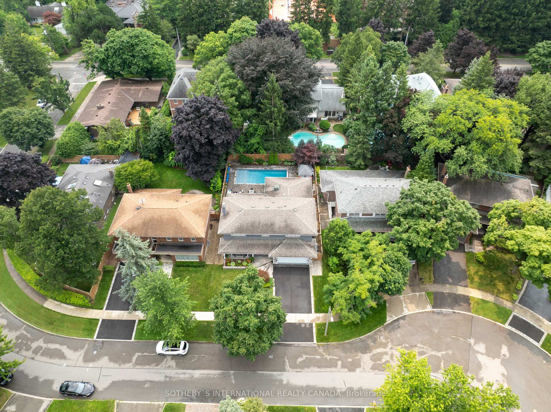 8 Courtsfield Cres, Toronto, ON M9A4S9 | 4 Bedroom 4 Bathroom Detached House | Image 38